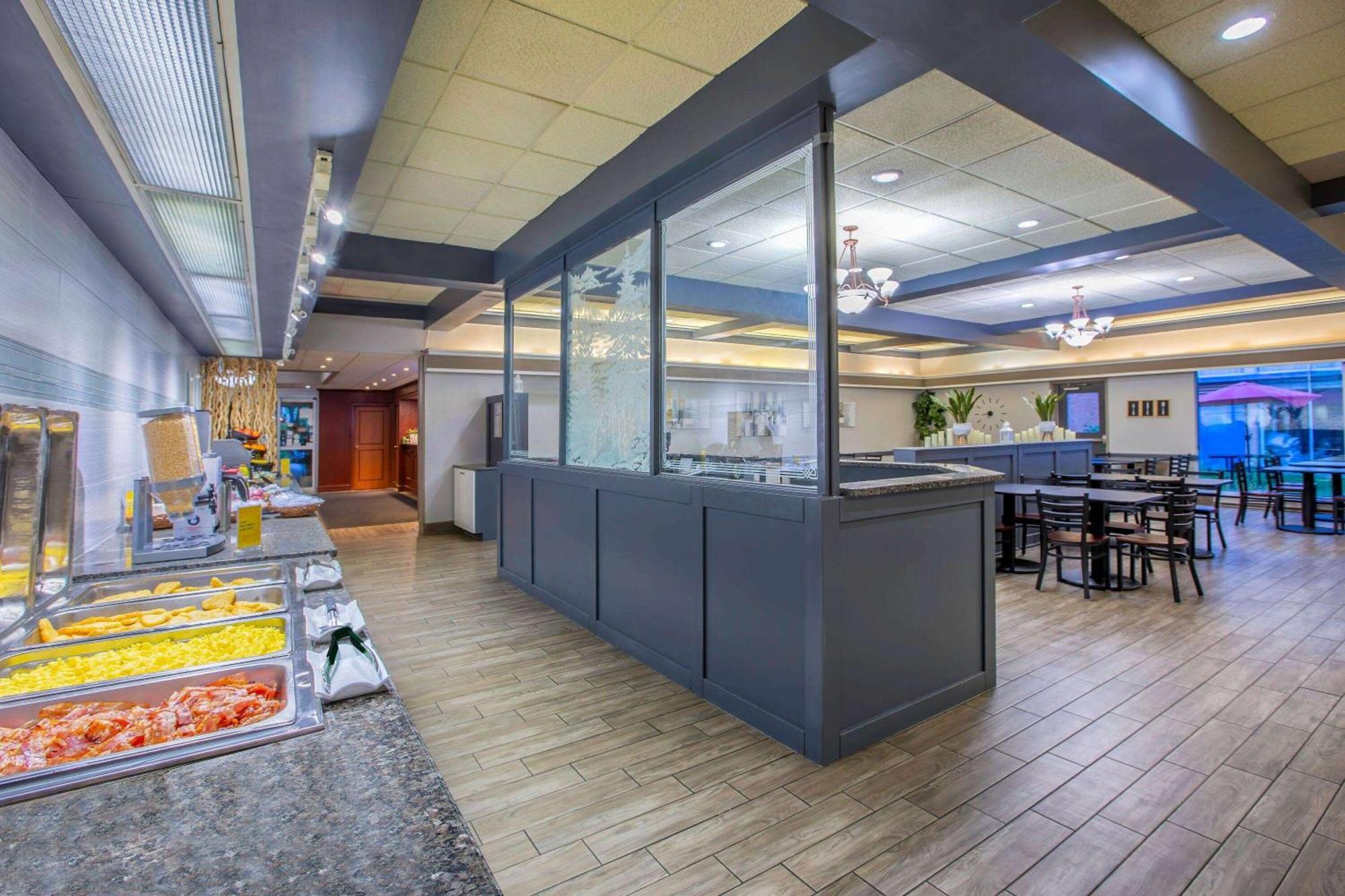 Days Inn By Wyndham Sudbury & Conference Centre Kültér fotó